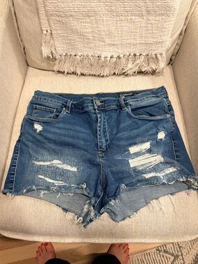 Blank NYC Ripped Medium Blue Boyfriend Denim Shorts